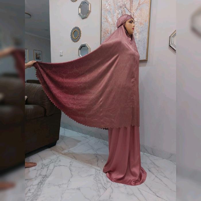 Mukenah Armani Silk Maroon