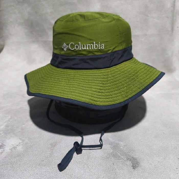 Topi rimba outdoor hiking gunung Columbia goretex hijau bekas