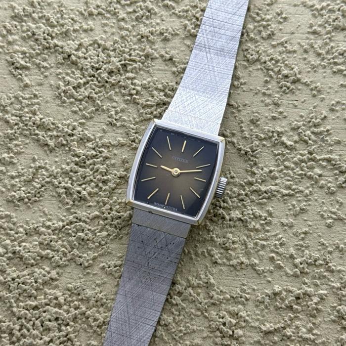 Dresswatch Jam tangan Citizen Sunburst Dial Classic Tank Second Preloved