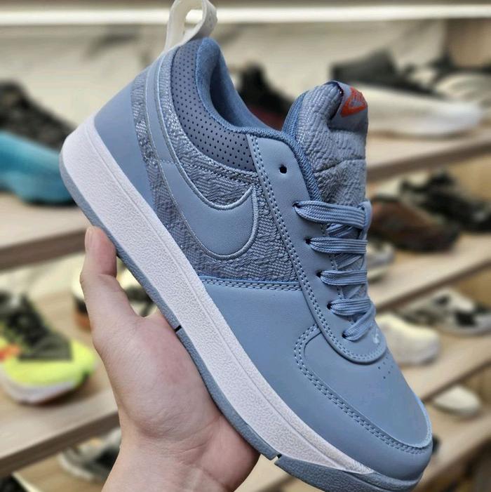 SEPATU NIKE AIRZOOM BOOK 1
