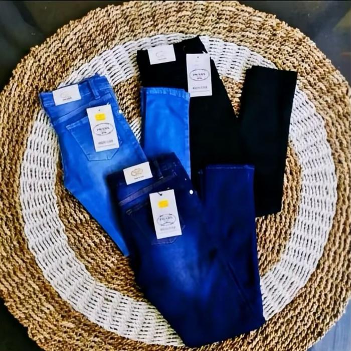 CELANA JEANS CEWEK  KEKINIAN