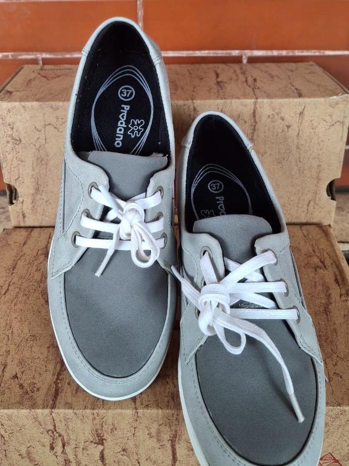 Flatshoes Lokal Elegan Prodano