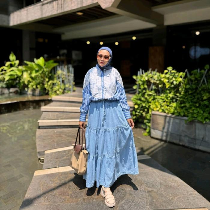 Set Rok Jeans Washing Premium Carla Mix dengan Atasan Linen Motif Salur - Biru - Hitam Kancing Musli