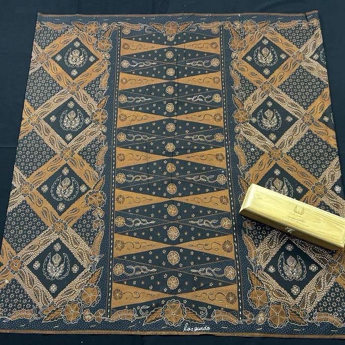 TP001 Lar Gurda Full Tulis Premium. Sarung Batik Tradisional Tulis Lar Gurda Eksklusif