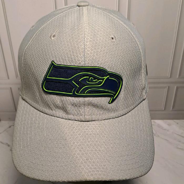Topi Second New Era Original / Thrifting / Preloved NFL 39 New Era Grey