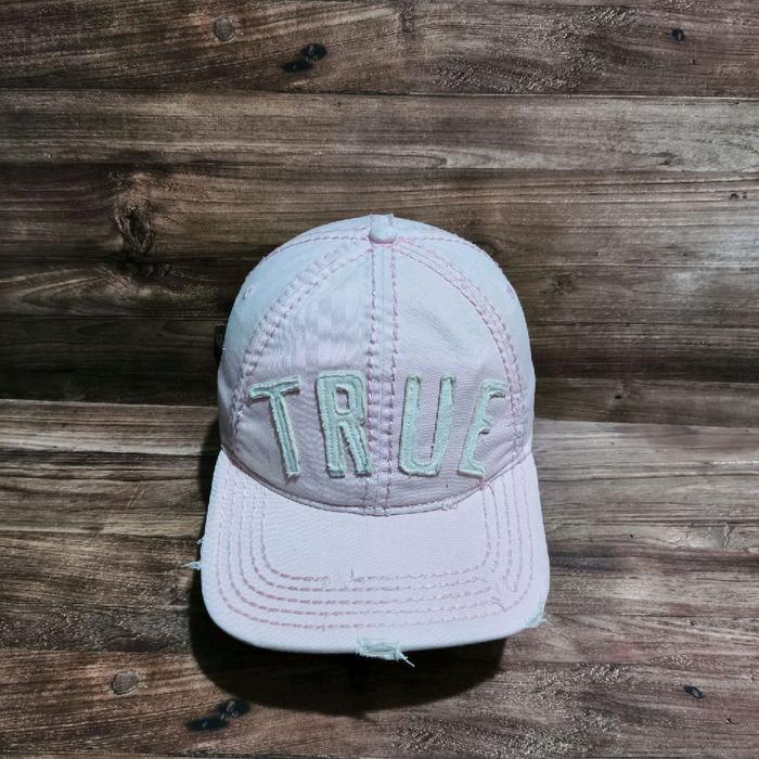 topi baseball caps true religion logo babypink