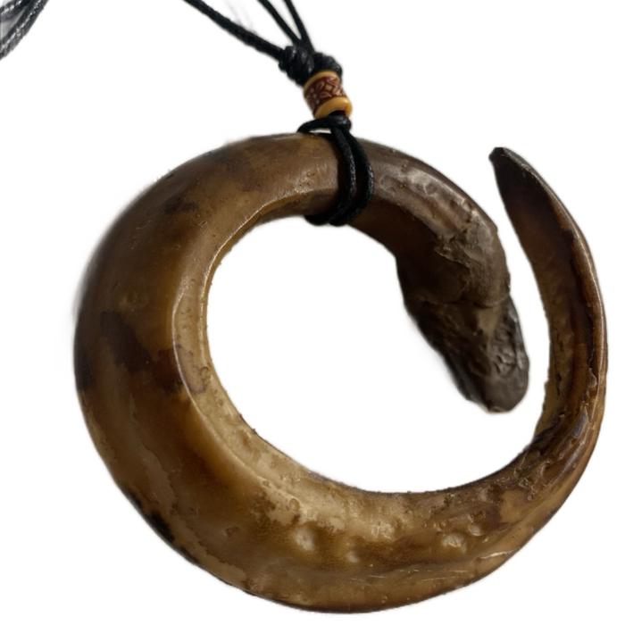 Kalung etnik taring melingkar ngurak replika