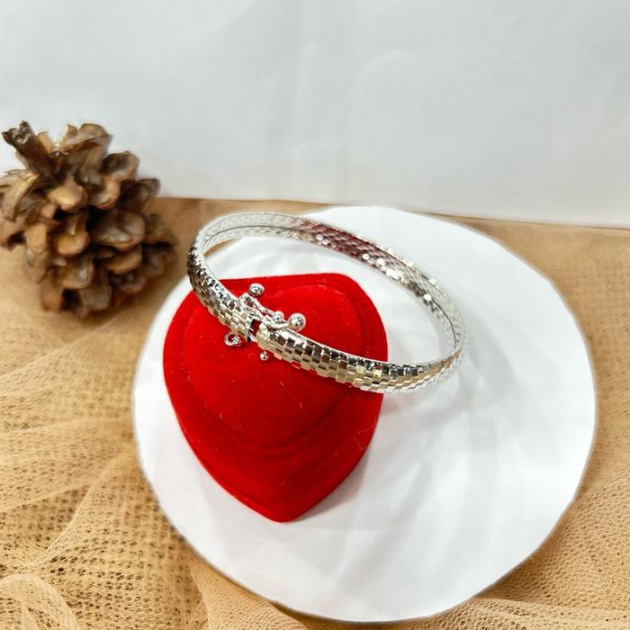 Gelang sugun warna Silver terbaru cewek