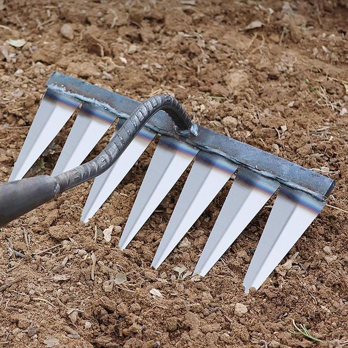 Alat penggaruk rumput logam, alat tangan berkebun rumput Dethatch