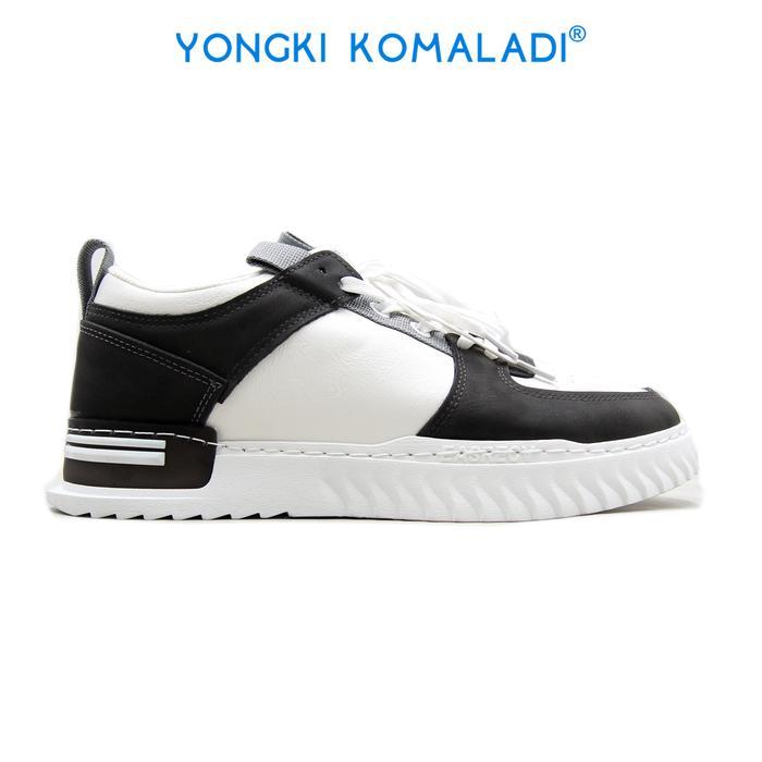 INSTAN [ ORIGINAL ] YONGKI KOMALADI SEPATU CASUAL JS216-22 MEN HITAM SHOES PRIA PUTIH SNEAKERS KASUA