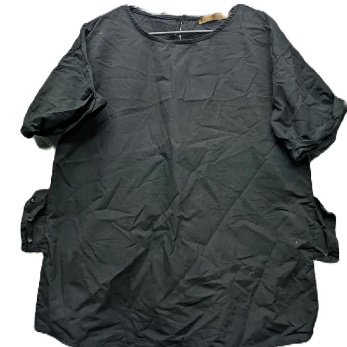 preloved baju atasan wanita dengan potongan longgar kancing samping