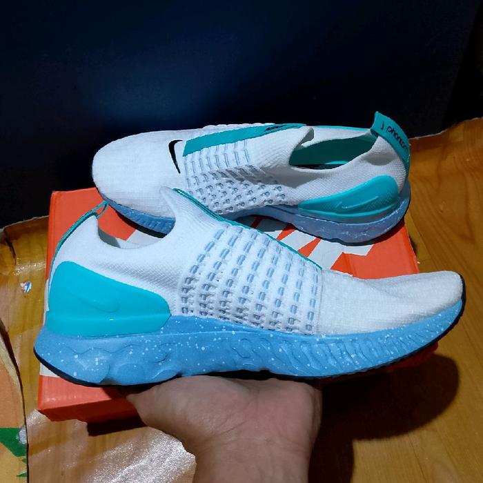 Nike React Phantom Run Flyknit 2