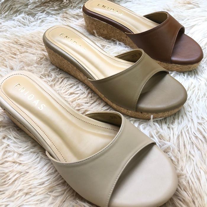 ENIDAS Sendal Wedges Wanita Kode 2031 - Sandal Wedge Nyaman untuk Wanita dengan Desain Elegan dan Mo