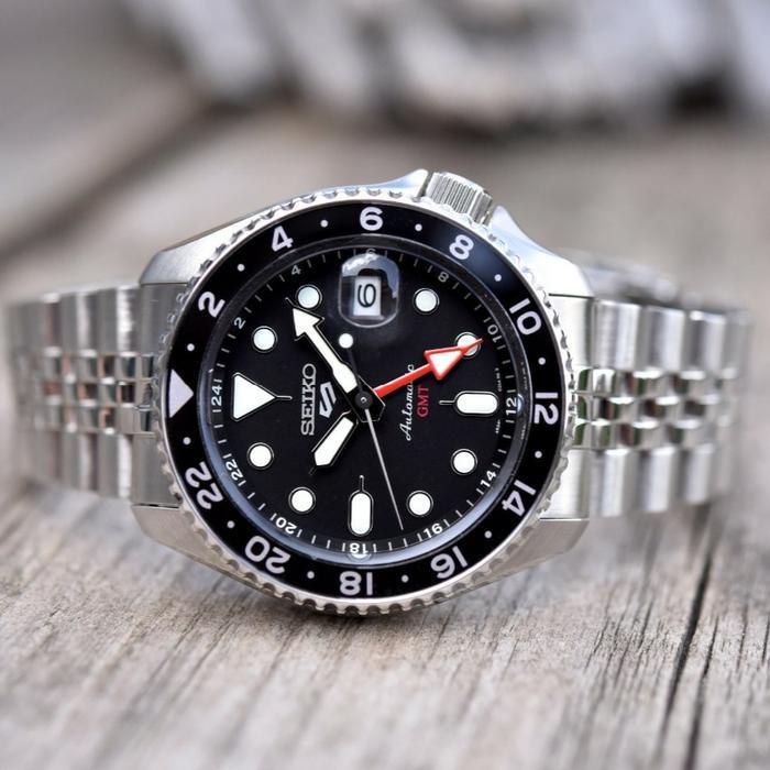 Seiko 5 Sports SSK001K1 Jam Tangan Pria Automatic GMT Lumibrite Original