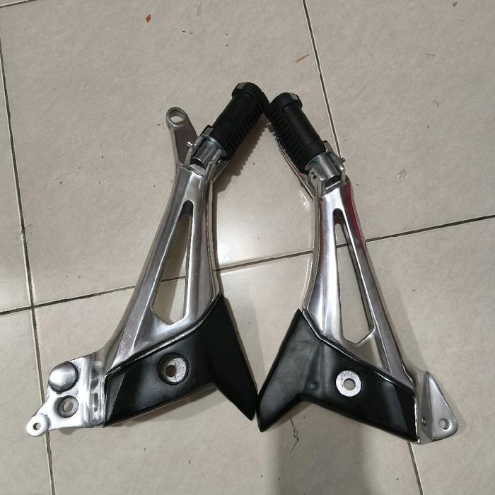 footstep pijakan kaki belakang bostep supra x 125 dabeldis
