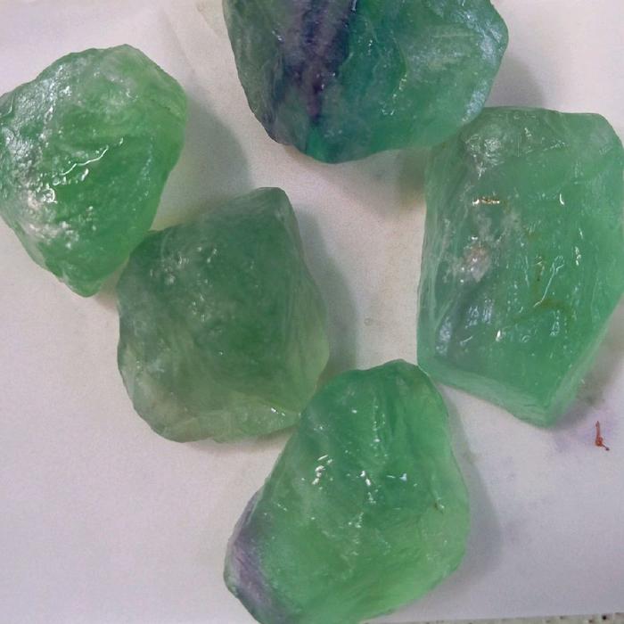 batu bahan jamrud berkualitas