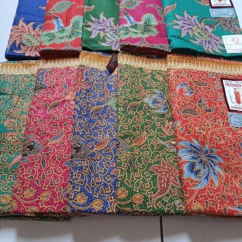Kain Jarik Panjang  Ibunda