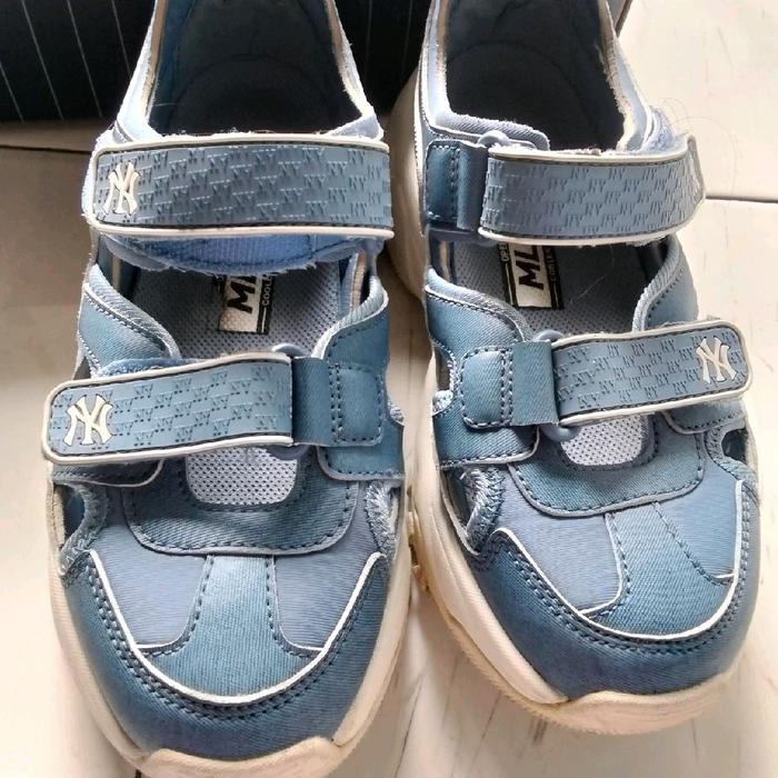 Sepatu second casual wanita MLB