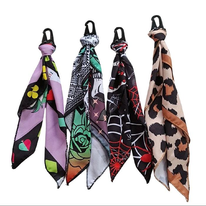Bandana Paisley Techwear dengan Carabiner Clip - Aksesoris Gantung Tas & Celana