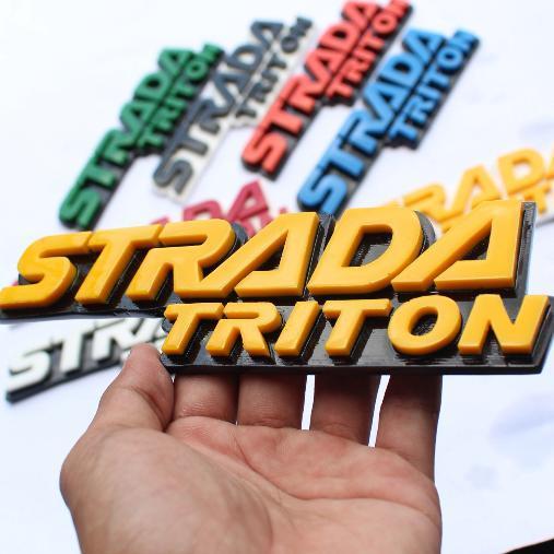 EMBLEM MOBIL STRADA TRITON VARIASI TIMBUL 3 DIMENSI BAHAN FIBER GLASS BUKAN STIKER