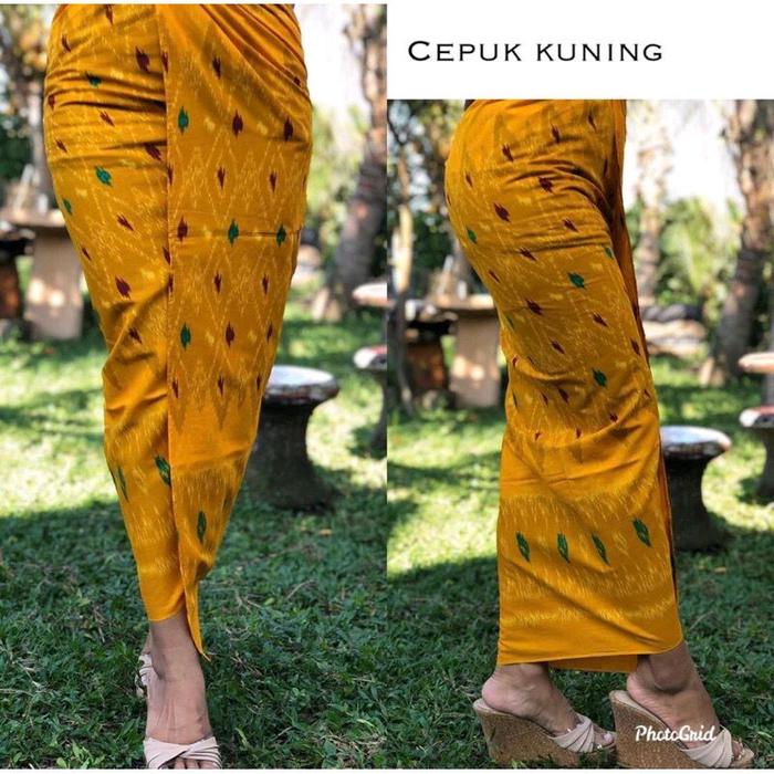 Kamen katun endek cepuk kuning pakaian adat Bali