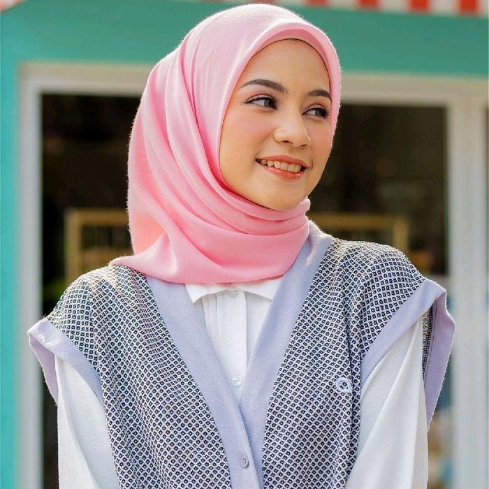 Nibras Hijab Nandini Klim Warna Baby Pink Pastel Polos Basic Standard Plain Jilbab Kerudung Segi Emp
