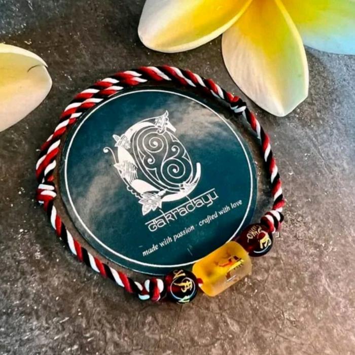 Gelang Tali Tridatu Khas Bali Batu Crystal Alam Ukir Emas Aesthetic Pria & Wanita Best Seller Couple