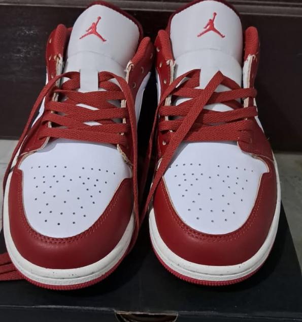 Nike Sepatu Air Jordan Low I SE Merah Putih Desain Sporty Nyaman untuk Aktivitas Harian Kualitas Pre