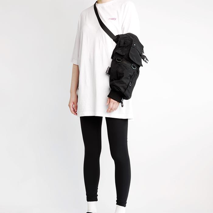 Single Shoulder Messenger Bag Functional Sleeve Sleeve Men Women Tooling Chest Bag