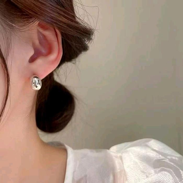 (NEW) Nixie Bean Stud Earrings Anting Tusuk Metalic Edgy Mangkok Hijab Friendly Fashion