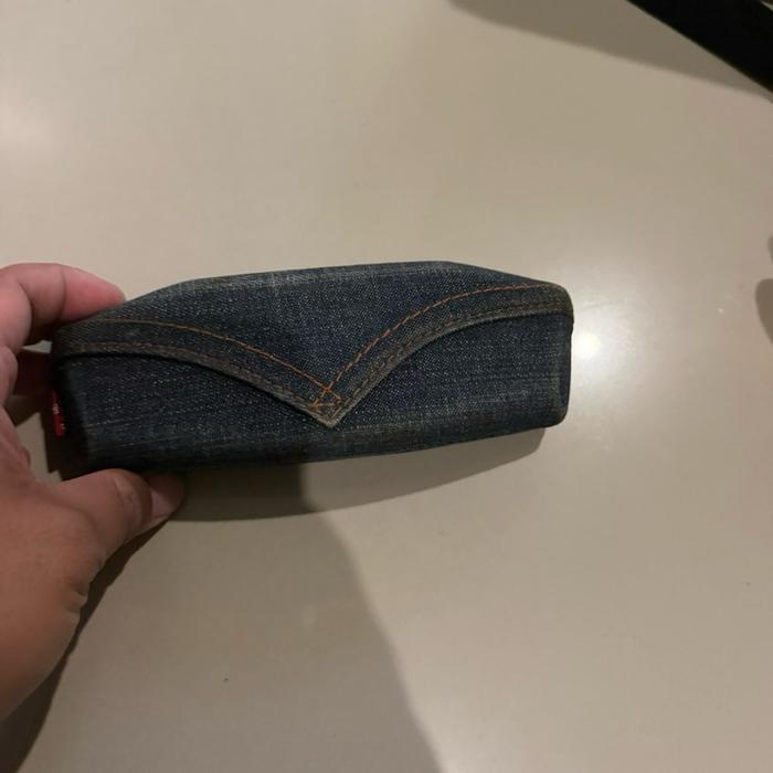 Kacamata levis asli bekas