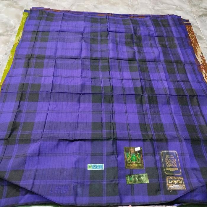 Sarung Lamiri Sandur Motif Kotak-Kotak Ungu Hitam dengan Label Resmi untuk Pakaian Tradisional