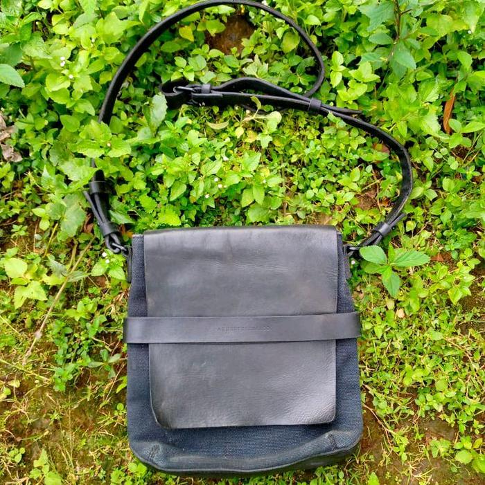Tas Slingbag Armani Exchange Leather