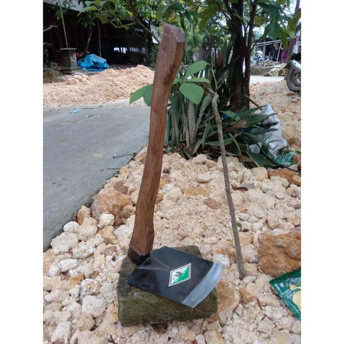 cangkul baja plus gagang kayu siap pakai