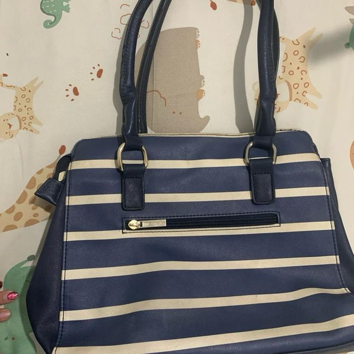 Mark's and Spencer Tas Wanita Model Garis Biru Putih dengan Desain Elegan dan Fungsional untuk Gaya 