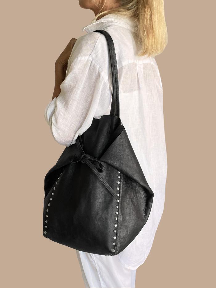 Pyramid Bag in Black with Studs (kulit sapi asli)