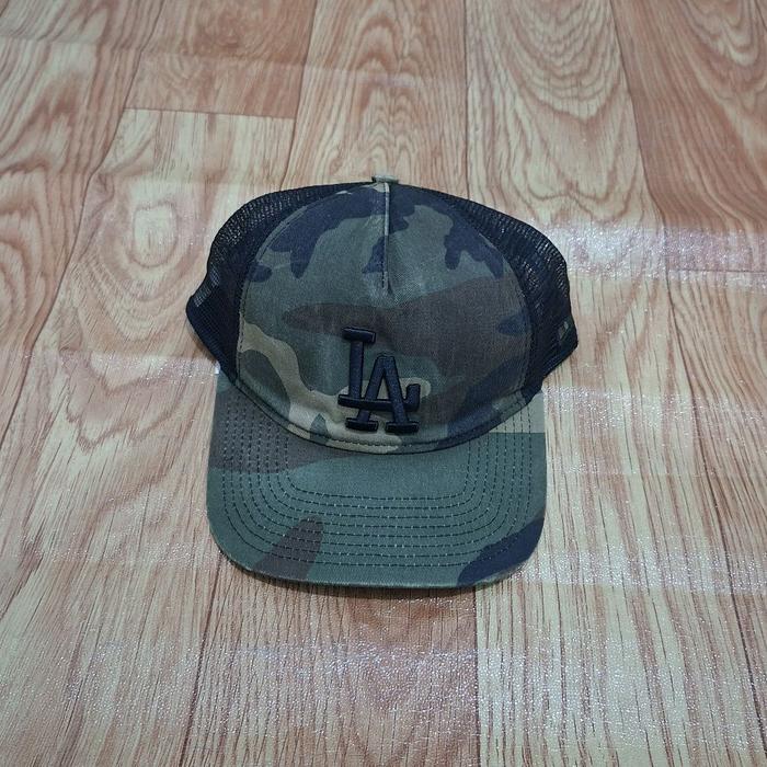 topi LA NEW ERA camo preloved