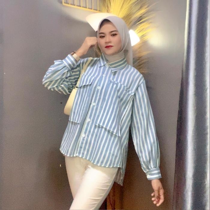 Kemeja Stripe Shirt Motif Salur Garis Hitam Putih Baju Atasan Cewek Oversize - Kemeja Wanita Formal