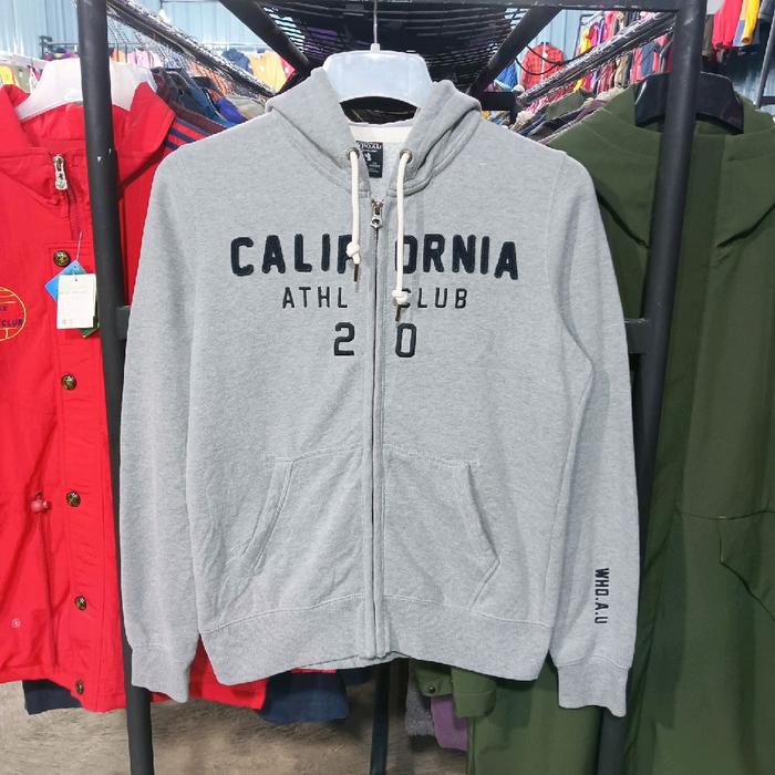 zip hoodie WHO.A.U CALIFORNIA size L ( P : 62 cm  L : 55 cm )