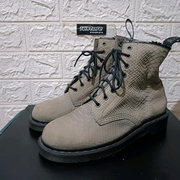 DR. MARTENS 1460 ORIGINAL SECOND