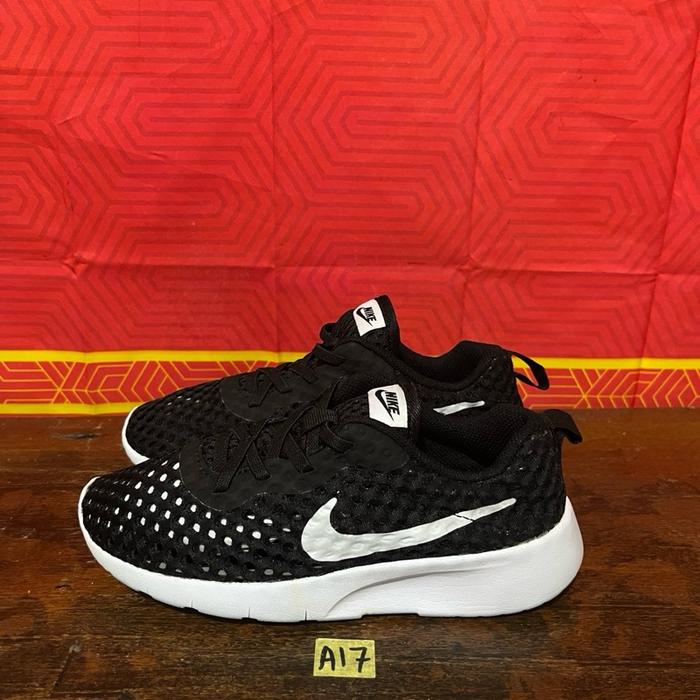 Sepatu anak second ori nike tanjun BR black size 33.5