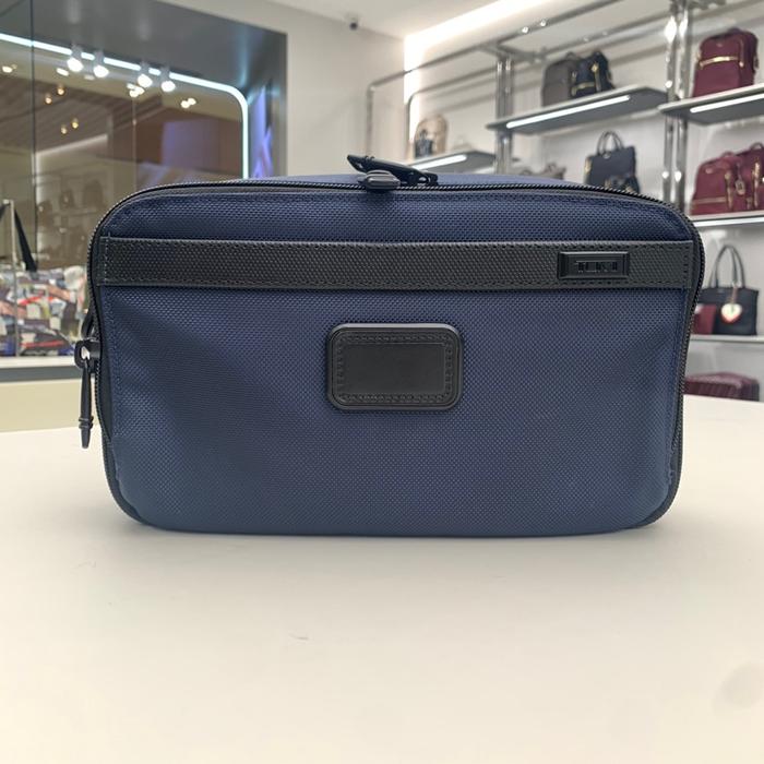 Tumi Alpha 3 Clutch - Navy, Tas Clutch Tumi Warna Navy dengan Desain Alpha 3