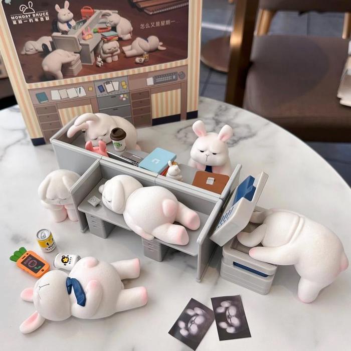 New The Monday Bruce Blind Box Ta Mbr-A01-03 Figure Cute Garage Kit Surprise Guess Bag Desktop Decor
