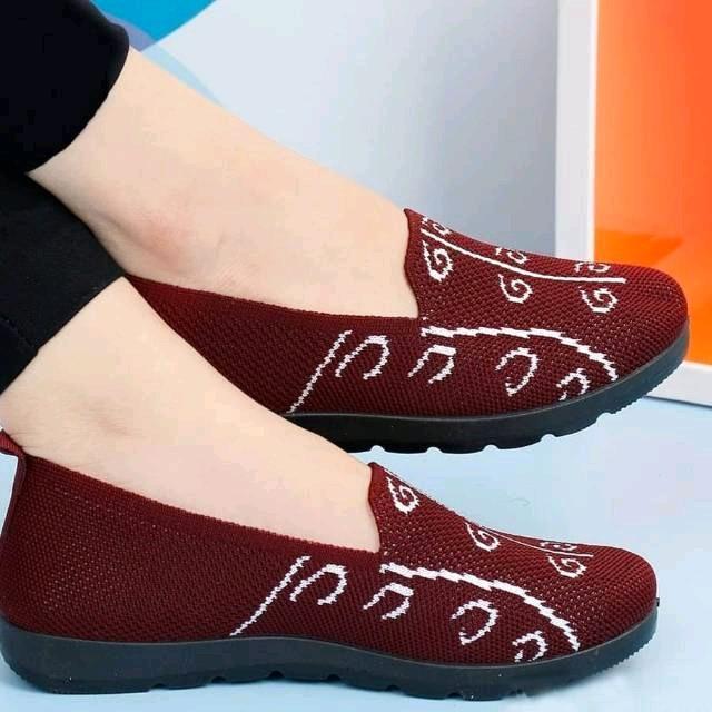 SEPATU WANITA SLAVINA MOTIF BUNGA