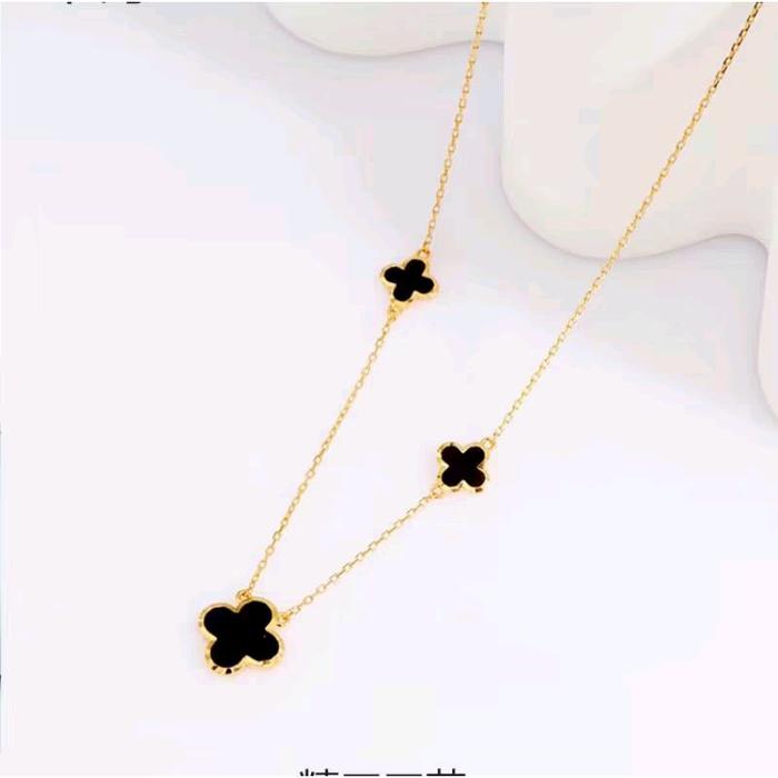KALUNG FASHION WANITA KELOPAK BUNGA PERMATA HITAM Elegan