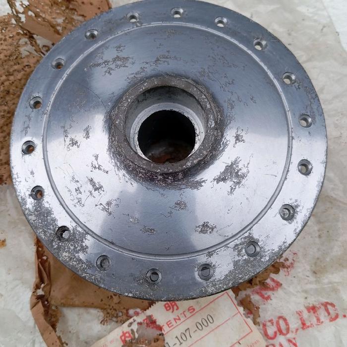 Tromol depan Honda CB100 CB125 S90 Benly CG110 original