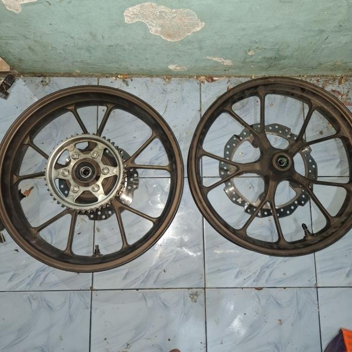 VELG DEPAN BELAKANG CB150X ORIGINAL