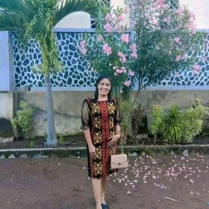 dres tenun motif Ntt lengan tile.dot