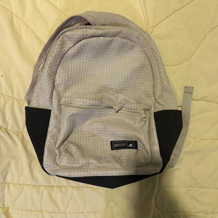 Backpack tas ransel warna cream krem original second pre-loved brand Adidas