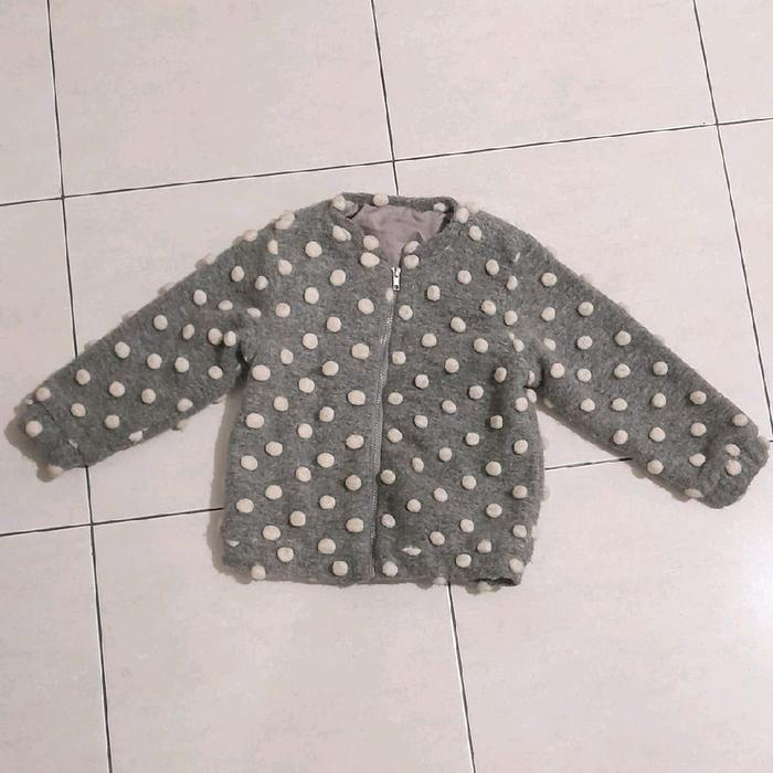 Hoodie zipper jaket mantel anak perempuan grey bola bola preloved / second msh bagus. LD 38cm. Murah
